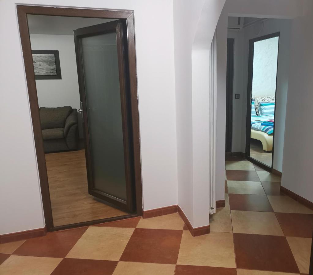 Arka Apartment Craiova Exteriör bild